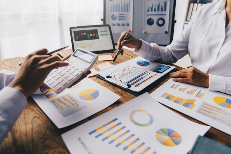 Why Are Investors Monitoring Kotak Bank’s Net Interest Margin Closely?