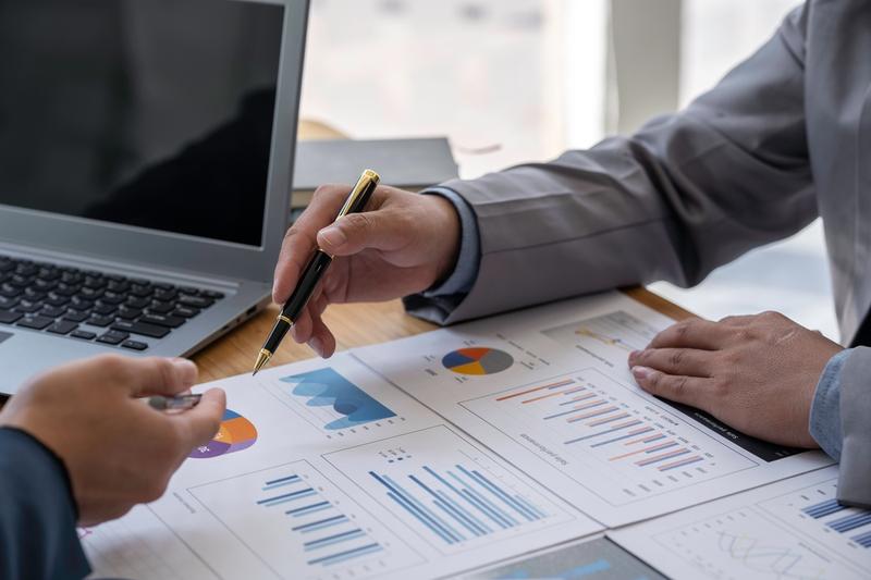 Dr Lal PathLabs (NSE:LALPATHLAB) Highlights Diagnostics Sector Trends and Healthcare Demand