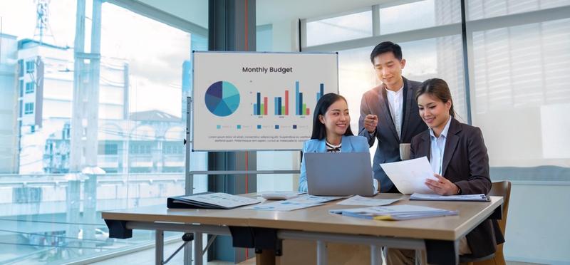 DLF (NSE:DLF) FY26 Launch Pipeline and Sales Bookings Remain Under Focus