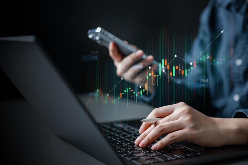 Is Tech Mahindra Preparing for a Fresh Breakout in IT Sector Stocks?