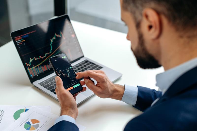 AHLADA Share Price Cracks Below ₹40: What Traders Should Watch Next