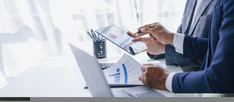 Axis Bank Shares Fall Over 3% Despite Stable Q4FY26 Performance; FY26 Profit Moderates