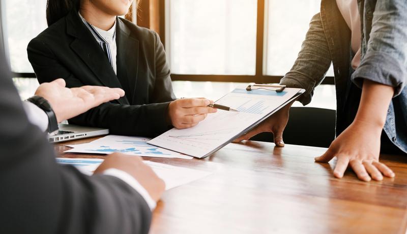 NRI Savings Strategy: How to Choose Between FCNR(B), NRE and NRO Accounts
