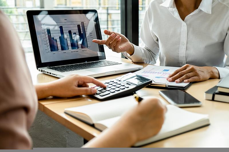 Sector Consolidation in Focus: How Stable Rates and Portfolio Reviews Shape Corporate Strategy