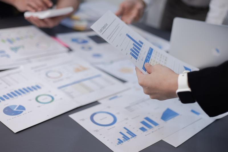 HCL Tech among NIFTY 50 top gainers: deal wins and guidance focus back on IT