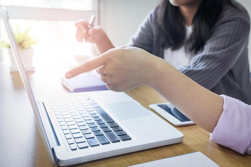 Indian Rupee Hits Record Low - Global Dollar Strength and RBI's Moves in Focus