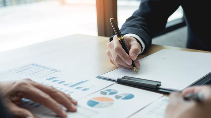 Is Deepak Nitrite Facing Short-Term Pressure Despite Strong Momentum?