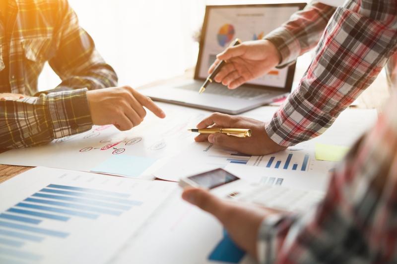 Sector Rotation Shapes Technical Market Picture as Financials and Metals Gain Focus