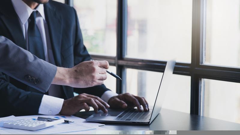 HCLTech (NSE:HCLTECH) IT Services Outlook Amid AI Transition and Spending Caution