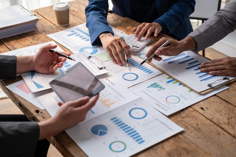 Is HDFC Life (NSE:HDFCLIFE) Planning a Preferential Share Issue in April 2026?