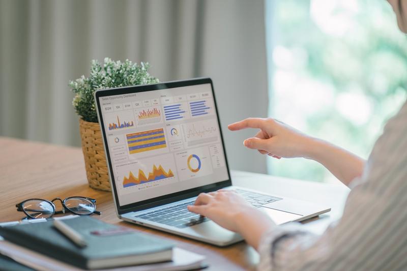 Dividend Stocks Watch HCL Technologies (NSE: HCLTECH) as Investors Track June-Quarter Results And Dividend