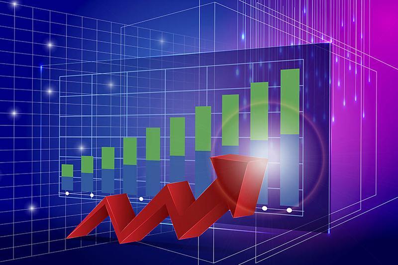 Should you invest in Indian stock markets when NIFTY 50 is trading at peak?