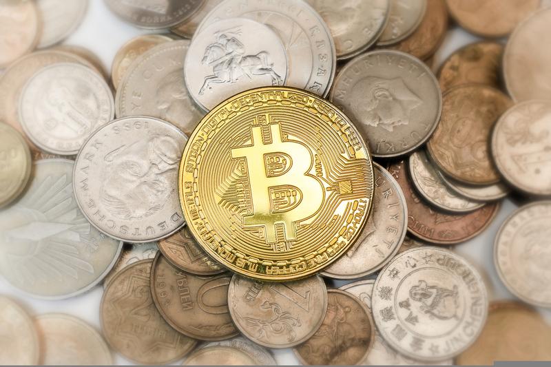 Bitcoin Reclaims USD 70,700 After Sharp Selloff as Markets Reassess Risk Outlook