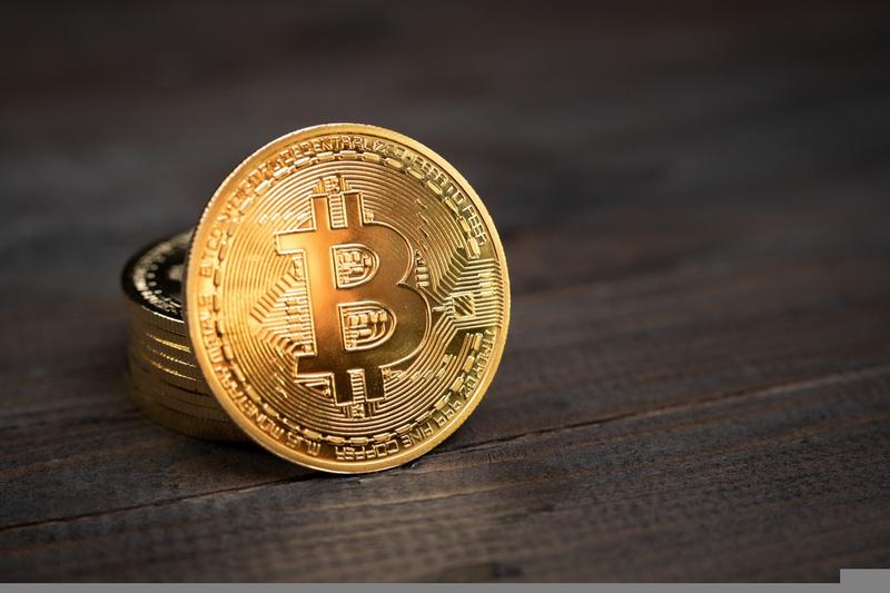 Bitcoin Recovers Past $77K as Wall Street Strength Supports Crypto but Iran Concerns Persist: Key Levels Ahead