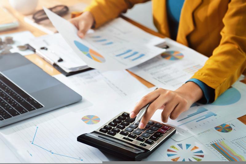 Oberoi Realty (NSE:OBEROIRLTY): Can Luxury Project Launches Sustain Growth Beyond Q1 FY27?